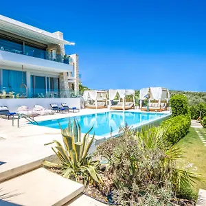 וילה Made Of Blue Luxury Collection, העיירה רתימנו